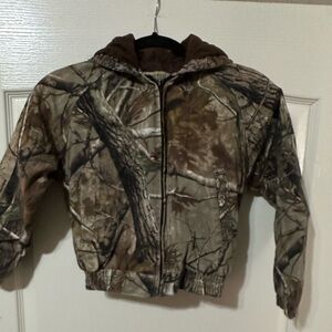 Russell outdoors size small boys 6-8 camo coat with quilted hood.